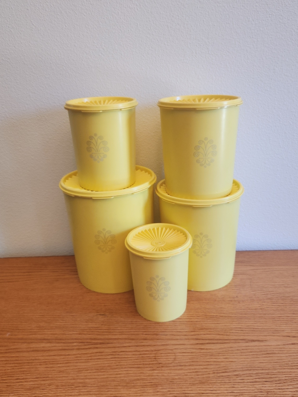 Tupperware Servalier Yellow Nesting Storage Canisters Set Of 5